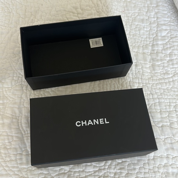 Authentic CHANEL square light tortoise logo sunglasses - Picture 11 of 11